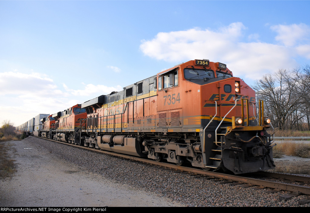 BNSF 7354